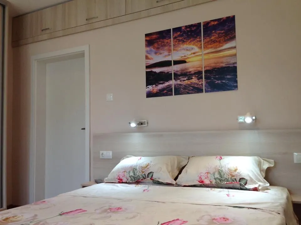 Beachfront Sea Garden Apartment Burgas