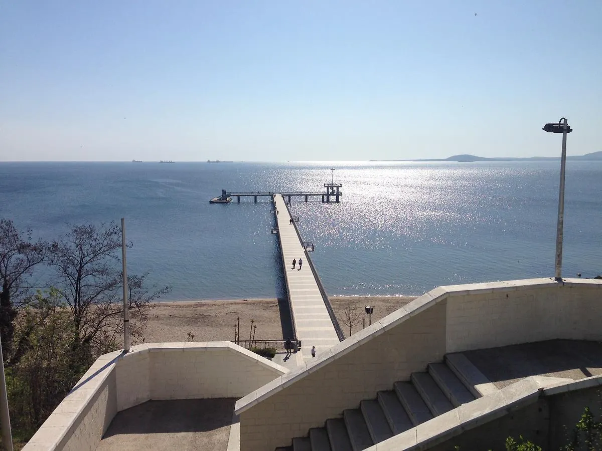Beachfront Sea Garden Apartment Burgas